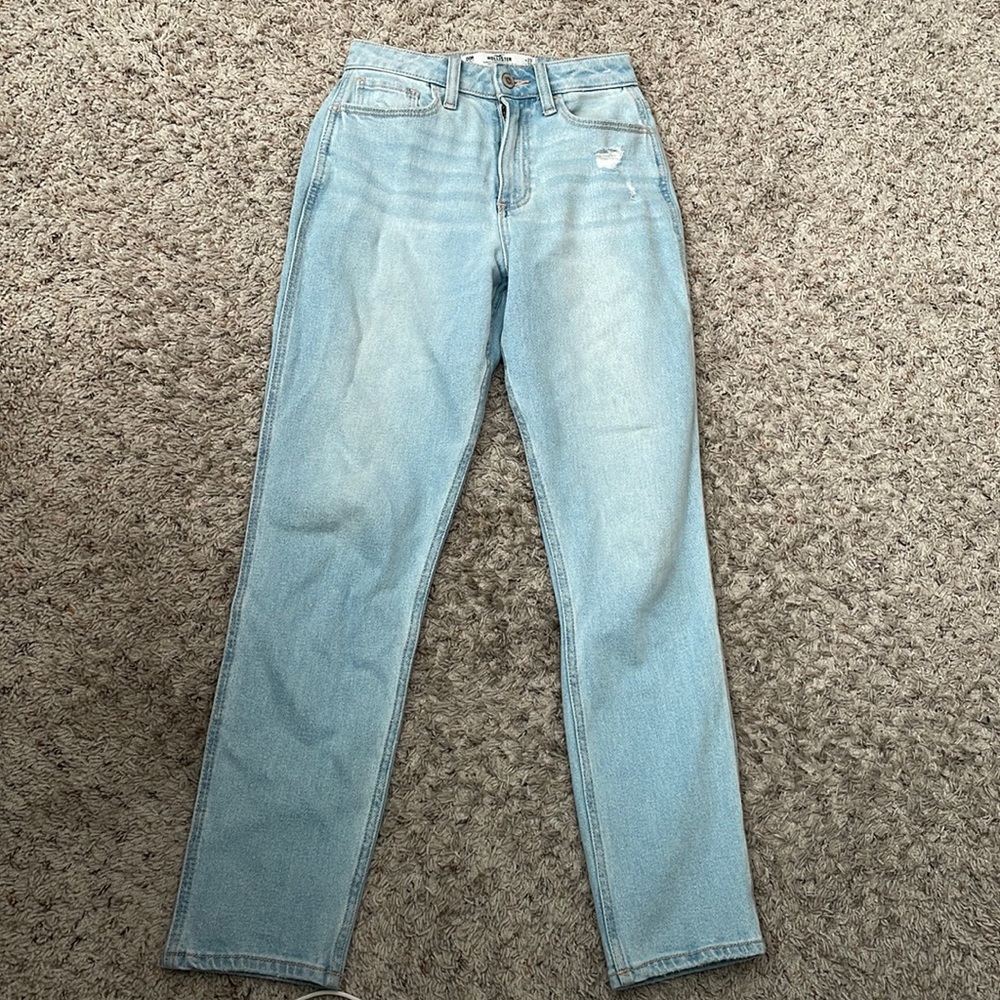 hollister curvy high rise mom jean